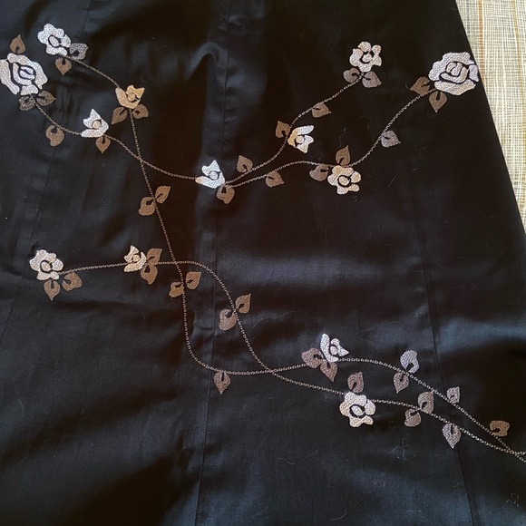 Black floral midi skirt - Picture 3 of 7
